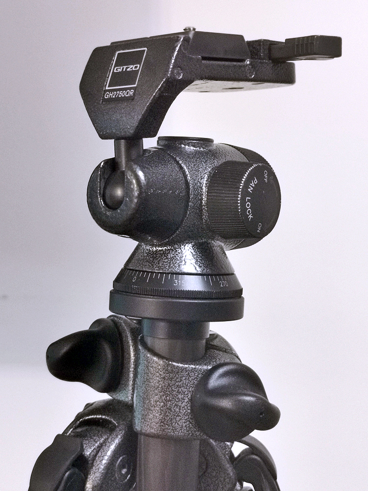 Stativ_s_pohyblivou_kulovou_hlavou